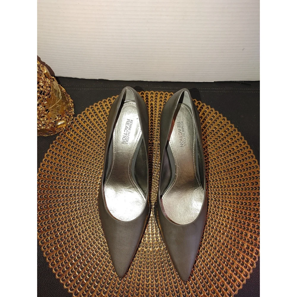 Reaction Kenneth Cole Beatrix Heels Size 9M